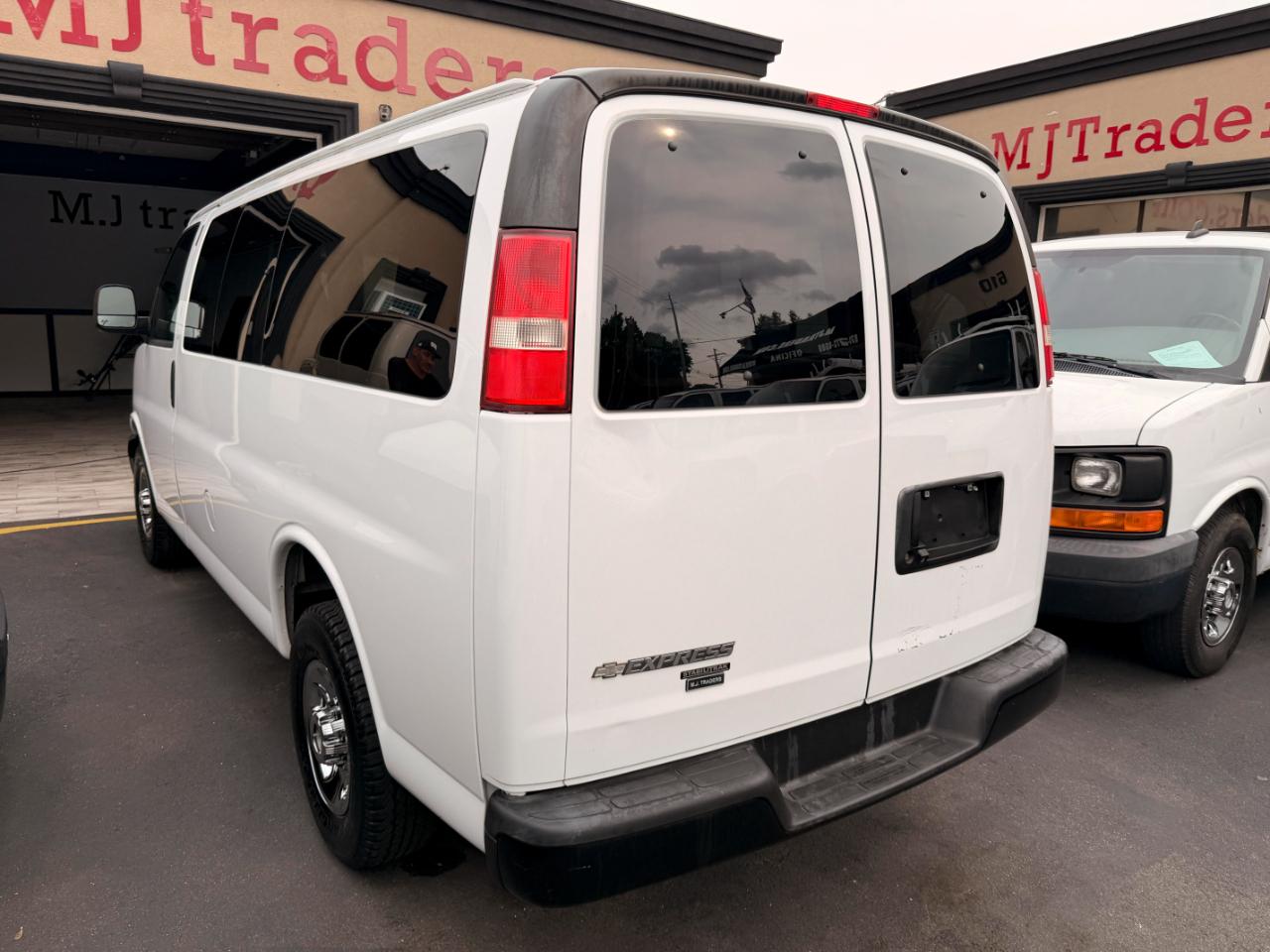 Chevrolet Express LS 2500 2015