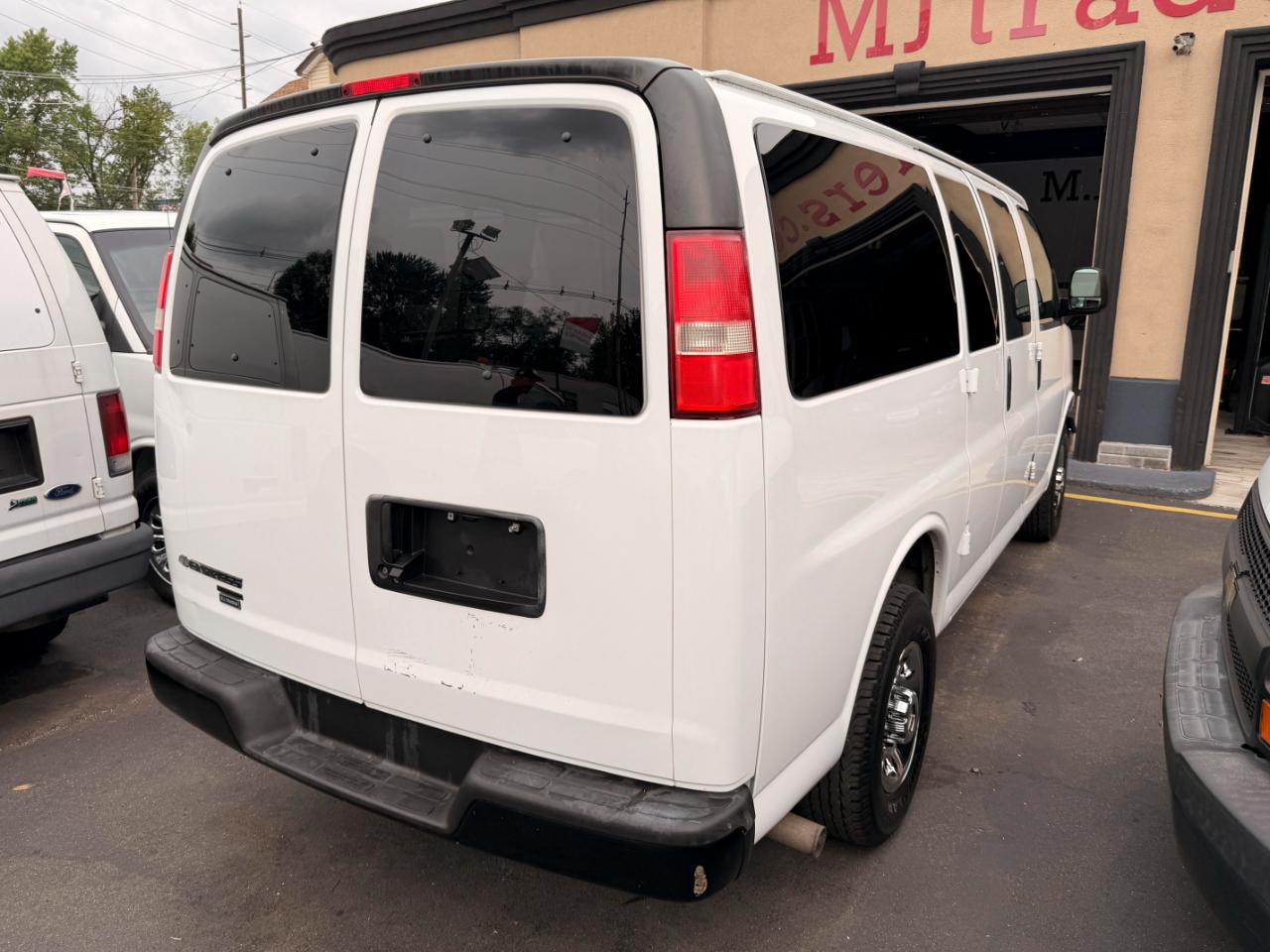 Chevrolet Express LS 2500 2015