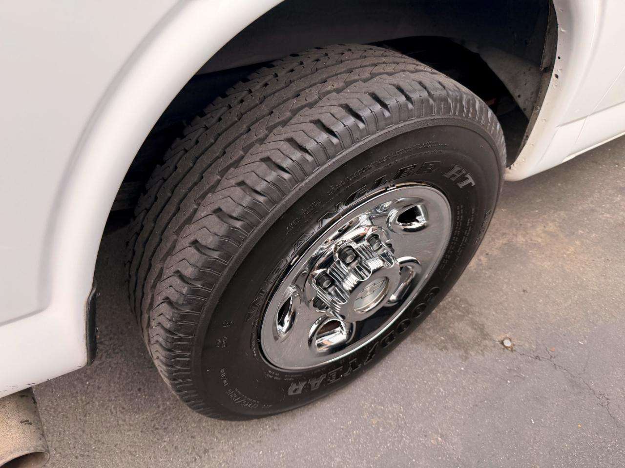 Chevrolet Express LS 2500 2015