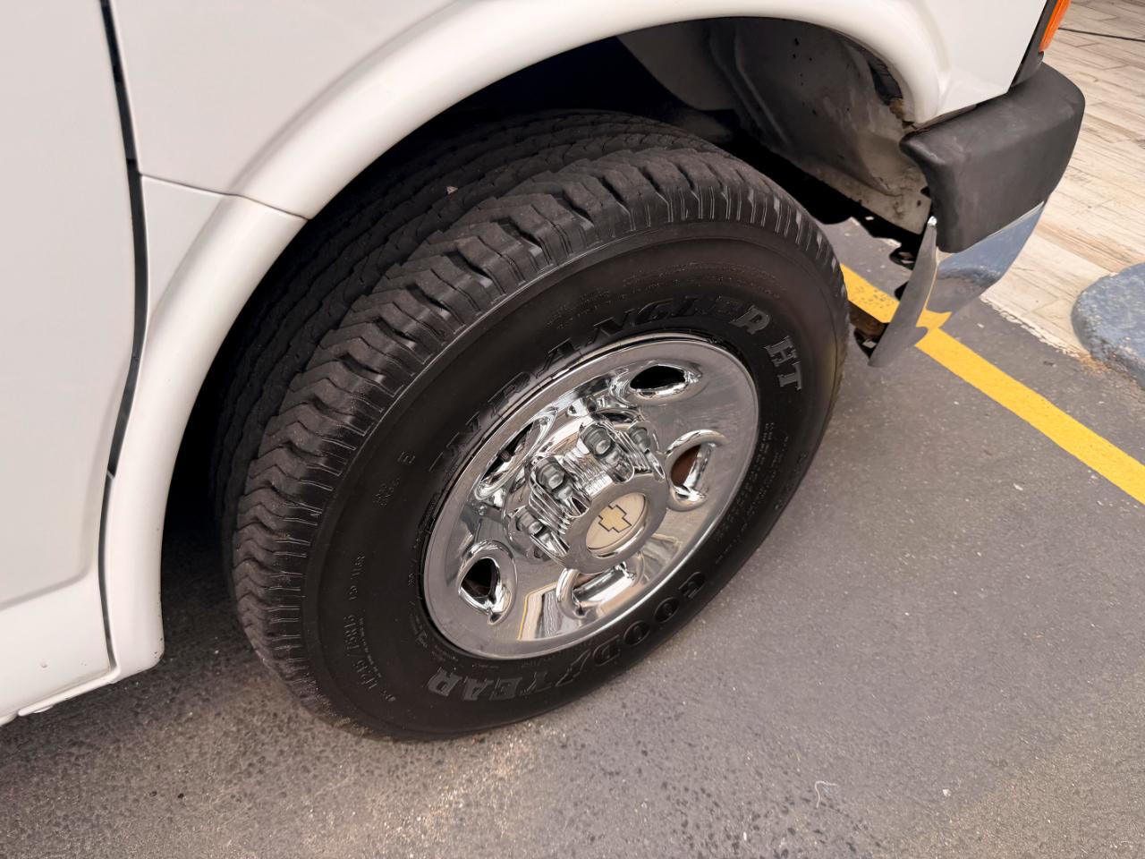 Chevrolet Express LS 2500 2015