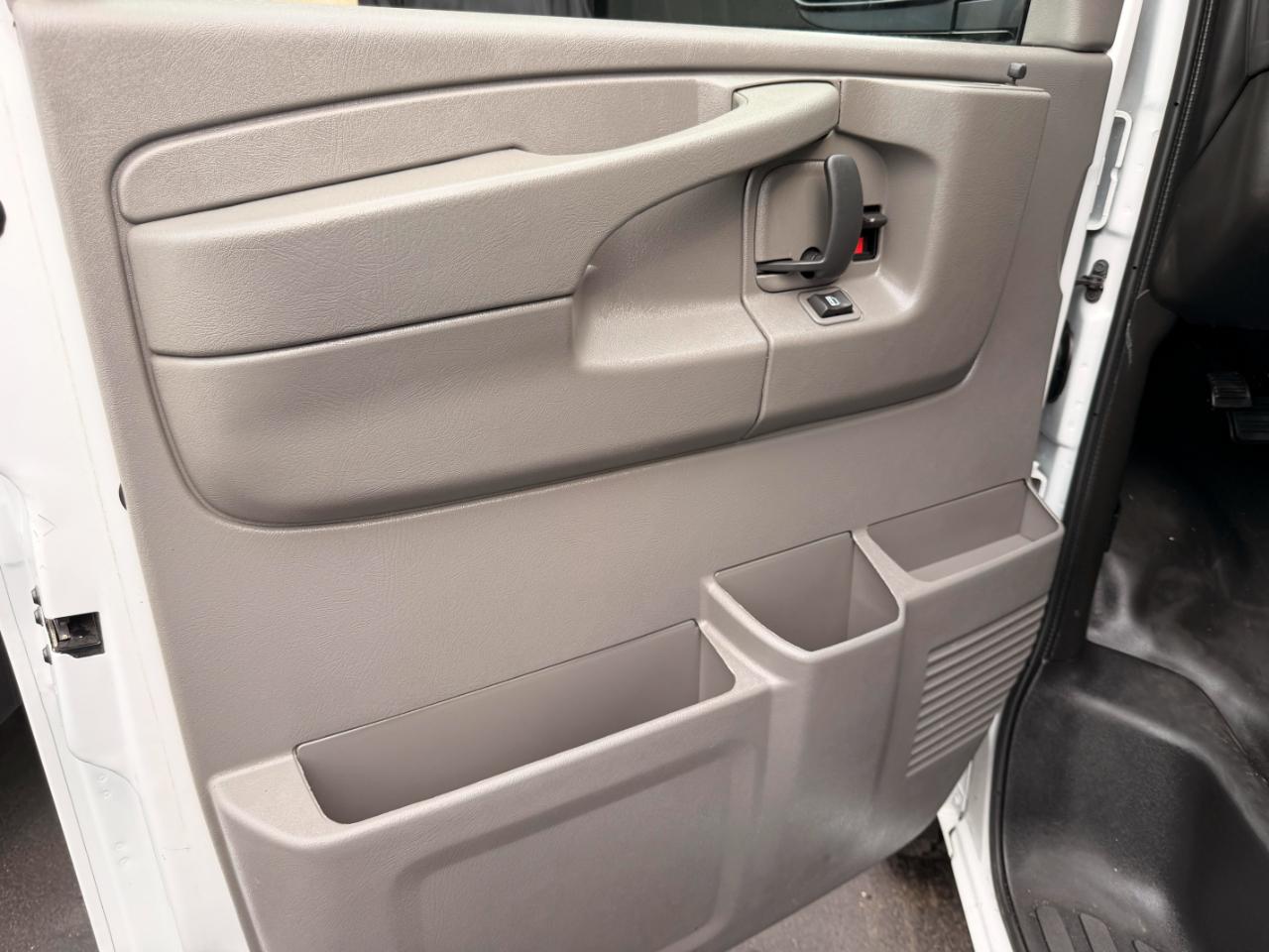 Chevrolet Express LS 2500 2015