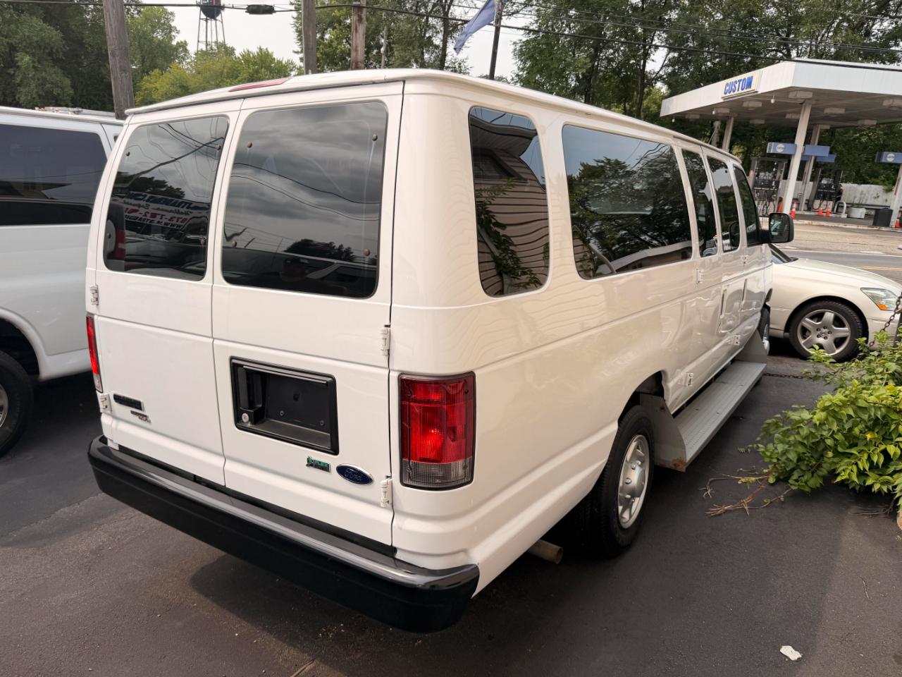 Ford Econoline E-150 Extended 2011