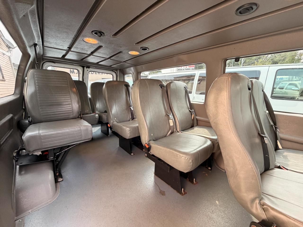 Ford Econoline E-150 Extended 2011
