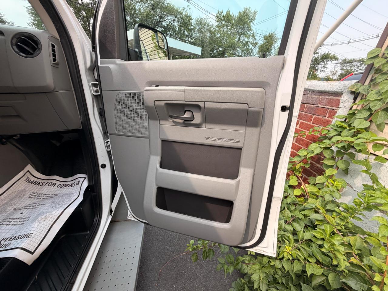 Ford Econoline E-150 Extended 2011