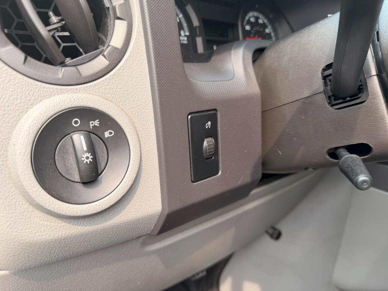 Ford Econoline E-150 Extended 2011