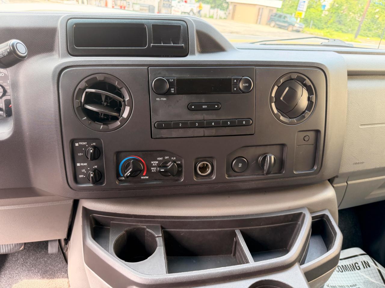 Ford Econoline E-150 Extended 2011