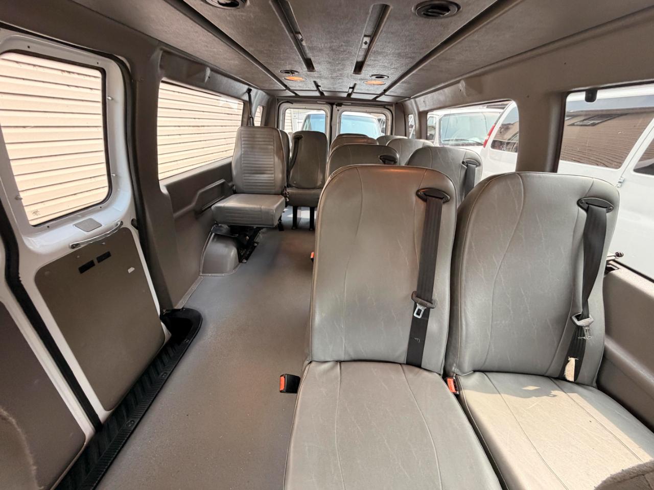 Ford Econoline E-150 Extended 2011