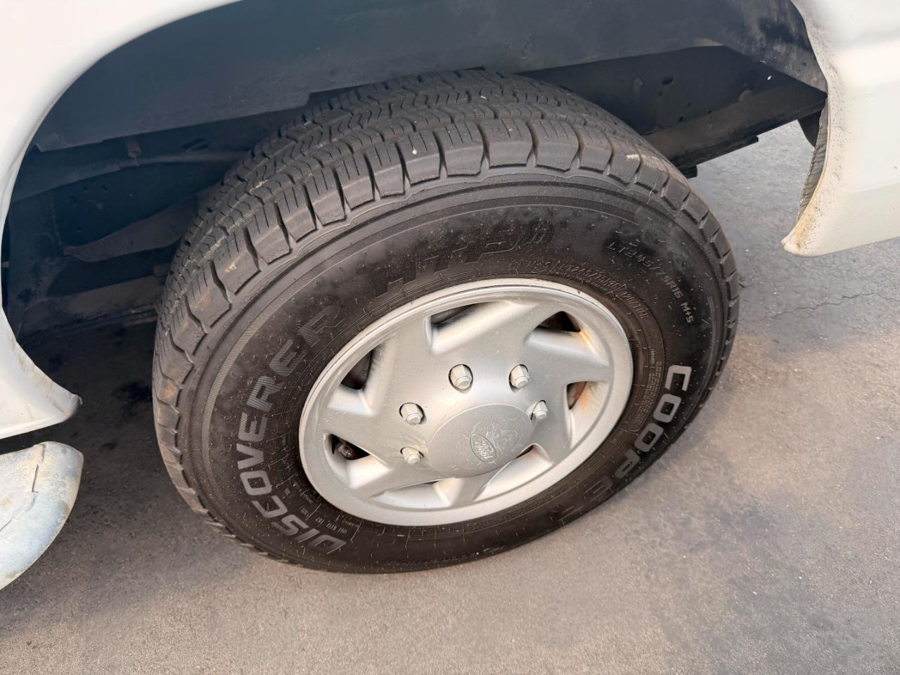 Ford Econoline E-250 2012
