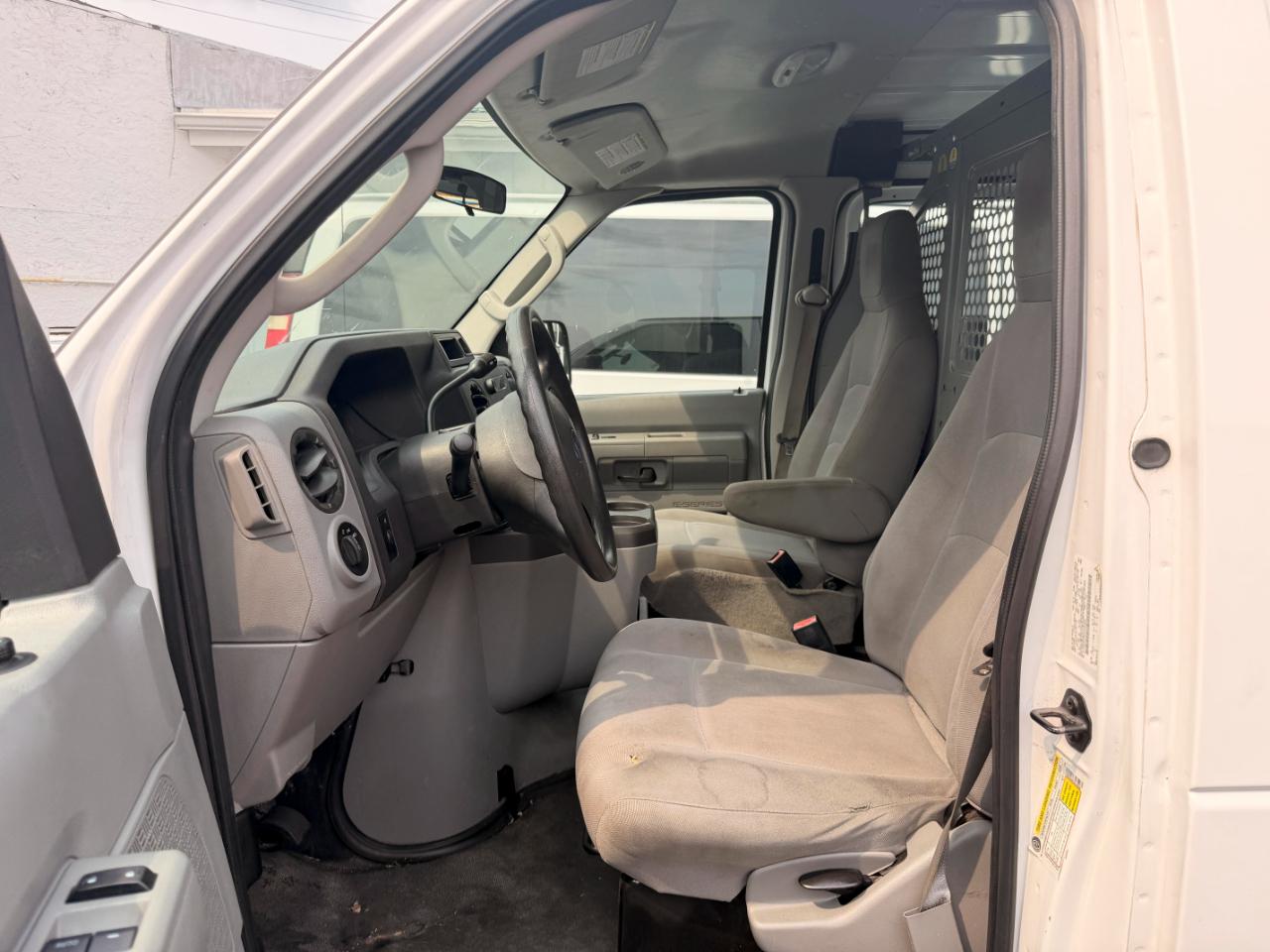 Ford Econoline E-250 2012