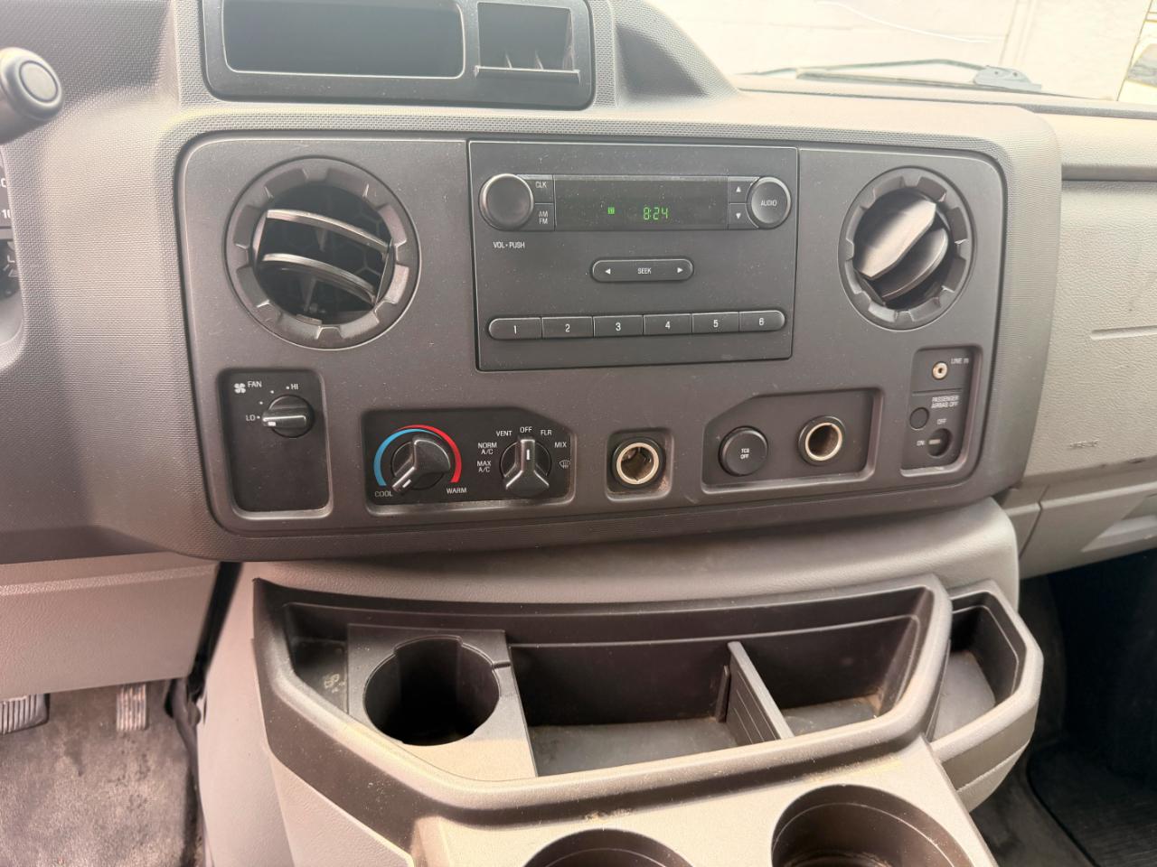 Ford Econoline E-250 2012