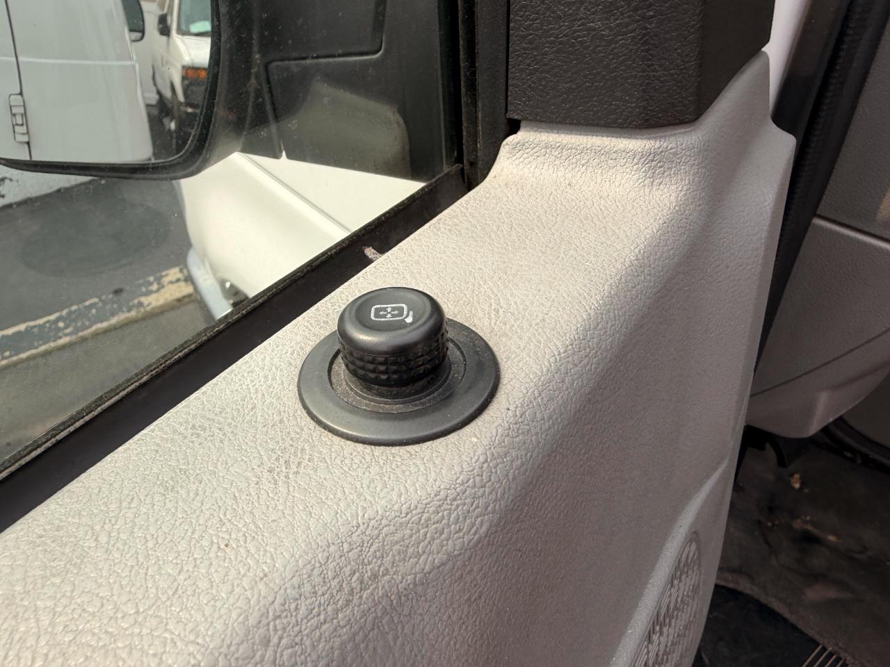Ford Econoline E-250 2012