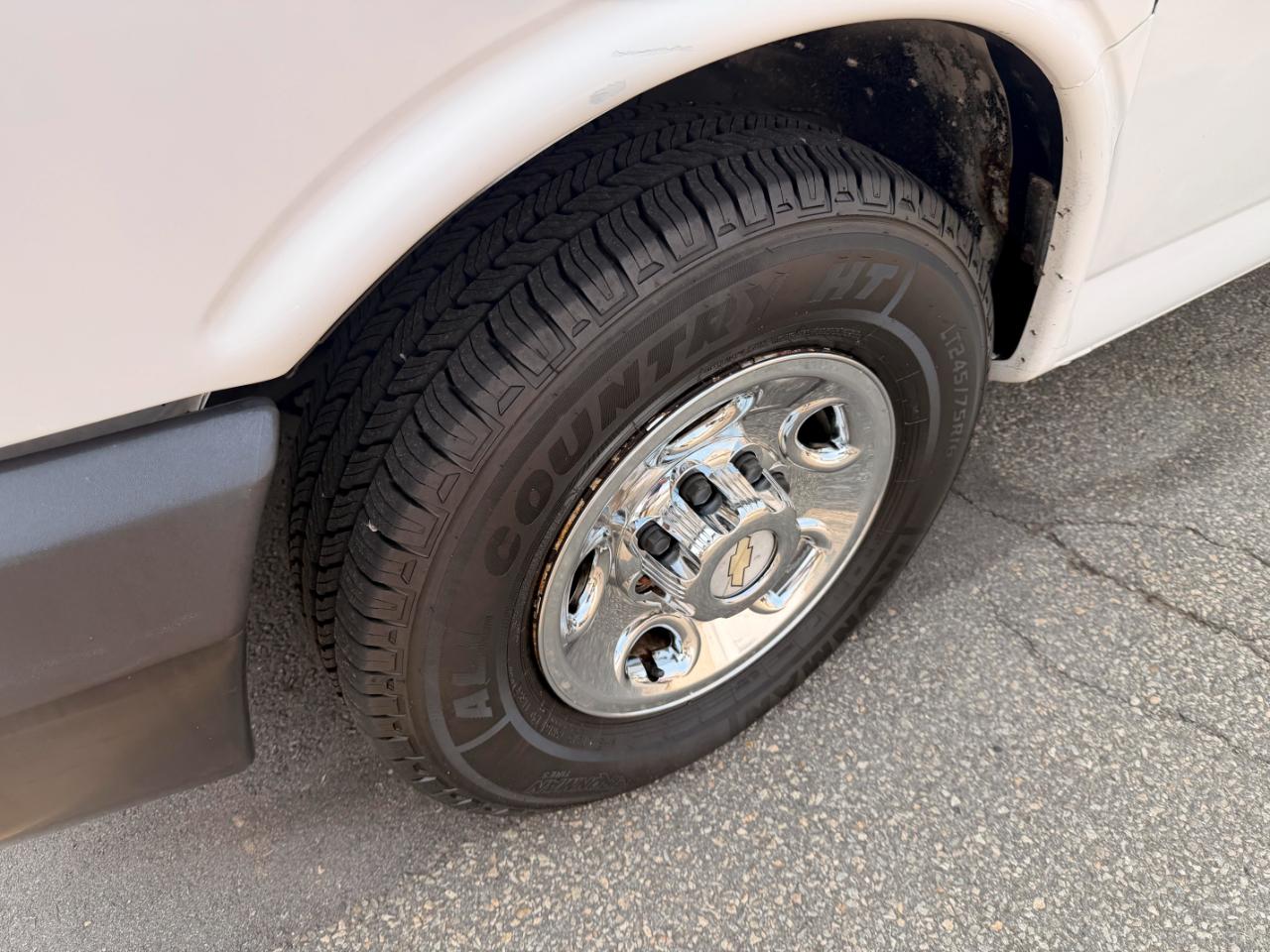 Chevrolet Express LS 2500 2012