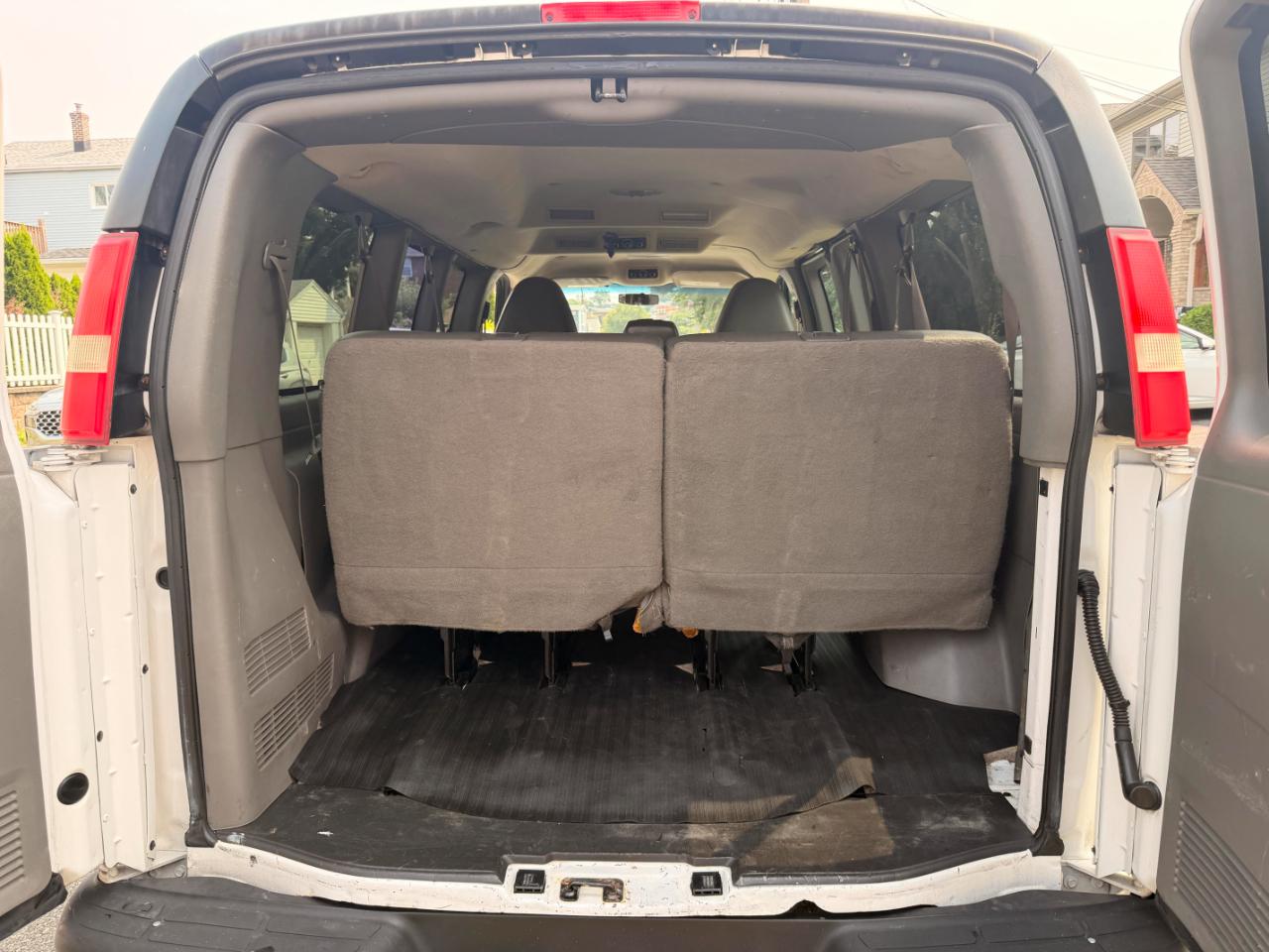 Chevrolet Express LS 2500 2012
