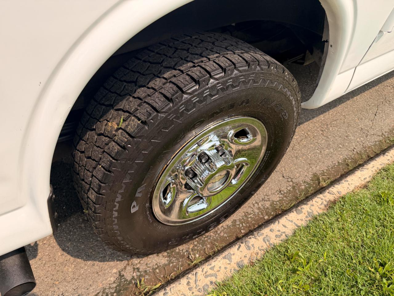 Chevrolet Express LS 2500 2012