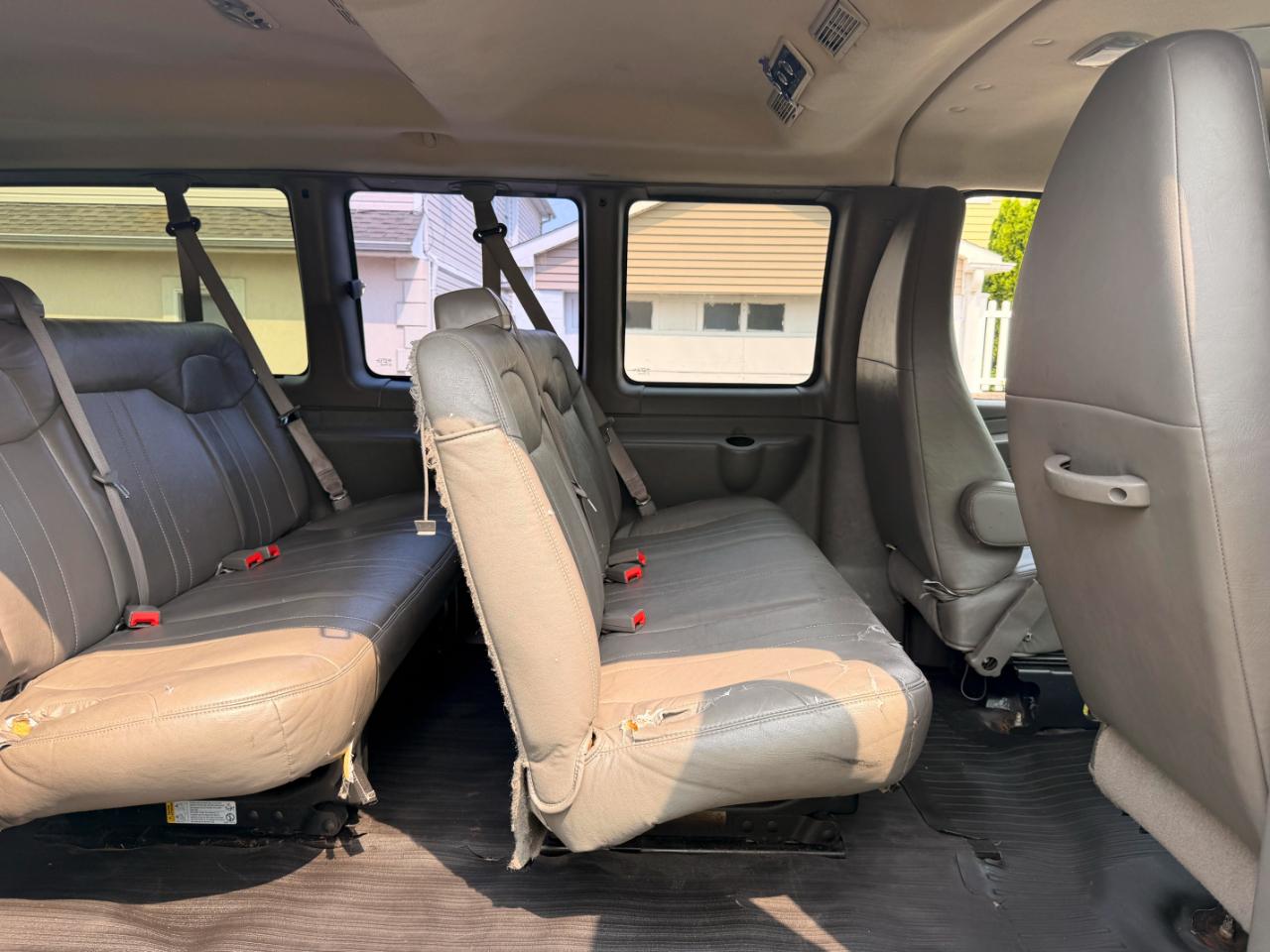 Chevrolet Express LS 2500 2012