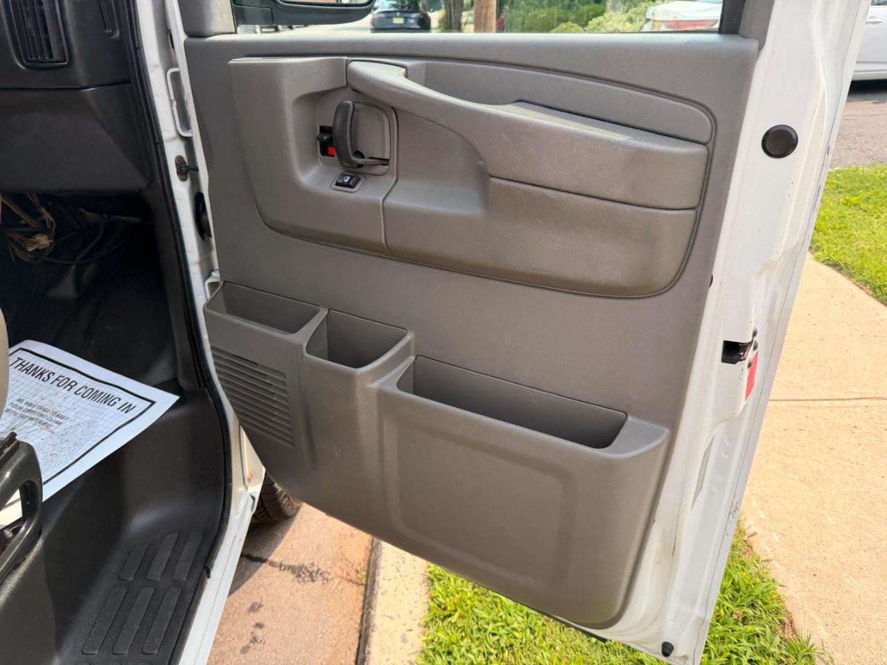 Chevrolet Express LS 2500 2012