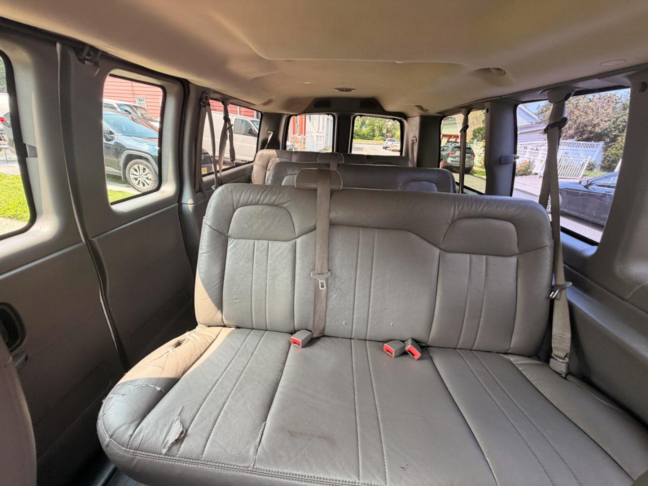Chevrolet Express LS 2500 2012