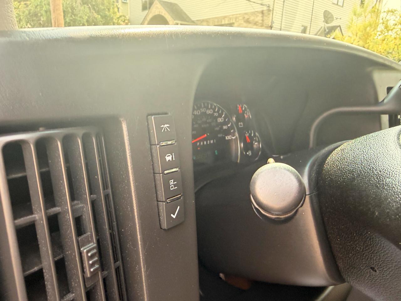 Chevrolet Express LS 2500 2012