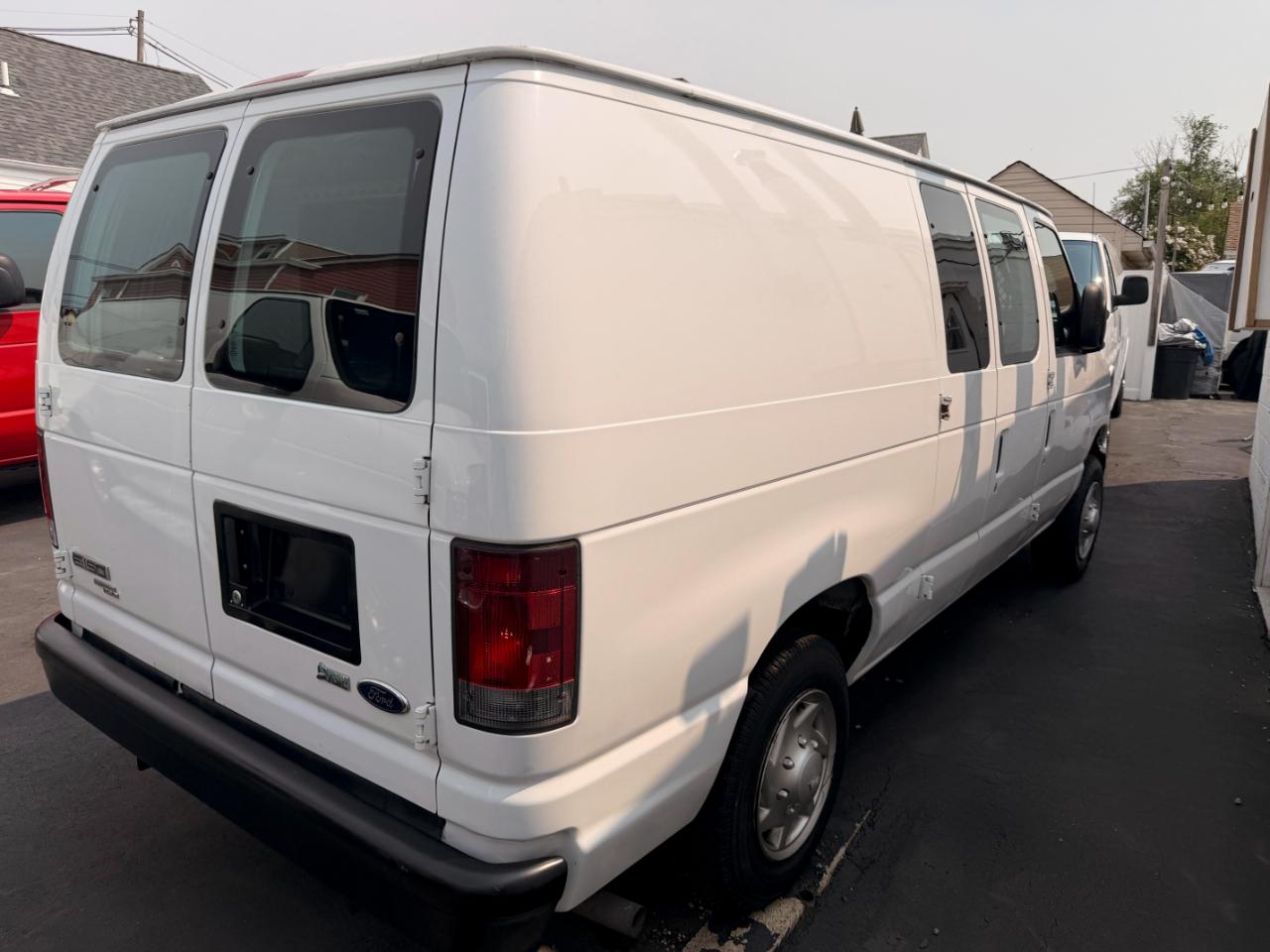Ford Econoline E-150 2012