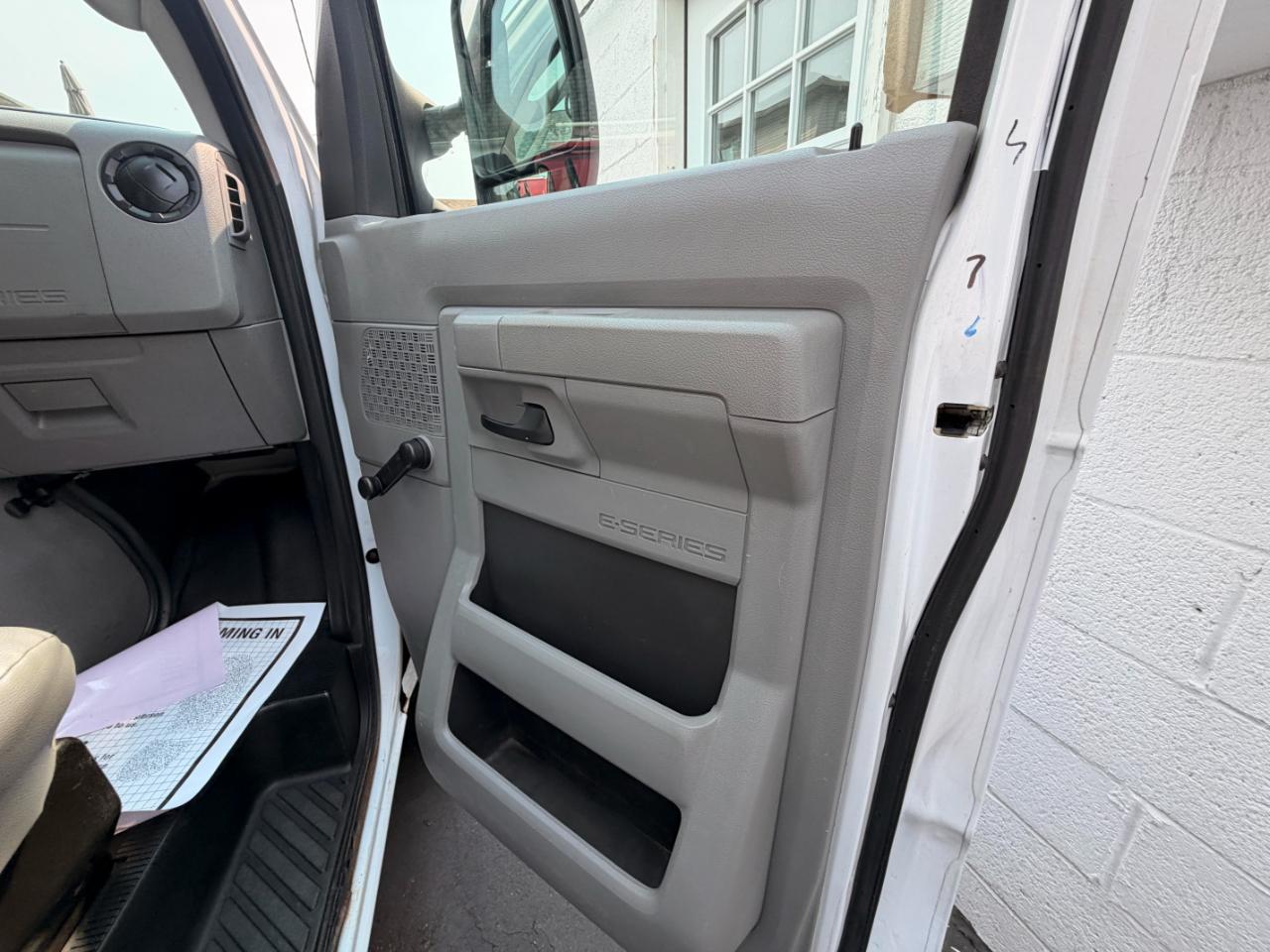 Ford Econoline E-150 2012