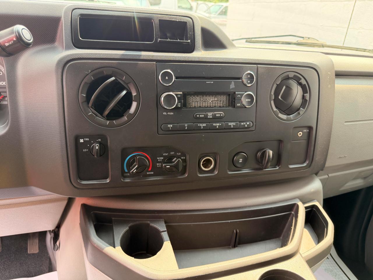 Ford Econoline E-150 2012