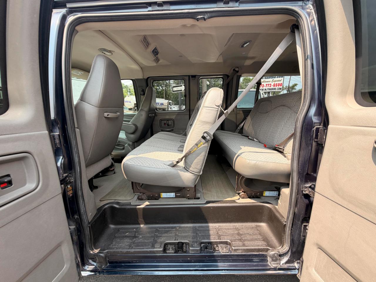 Chevrolet Express LS 1500 AWD 2007
