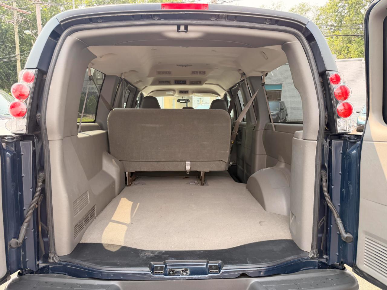 Chevrolet Express LS 1500 AWD 2007