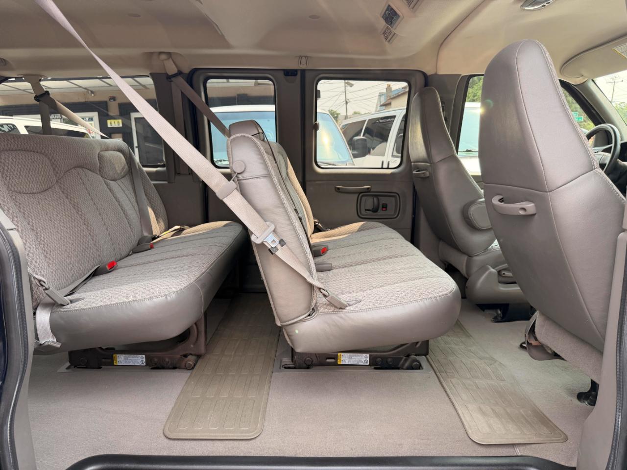 Chevrolet Express LS 1500 AWD 2007