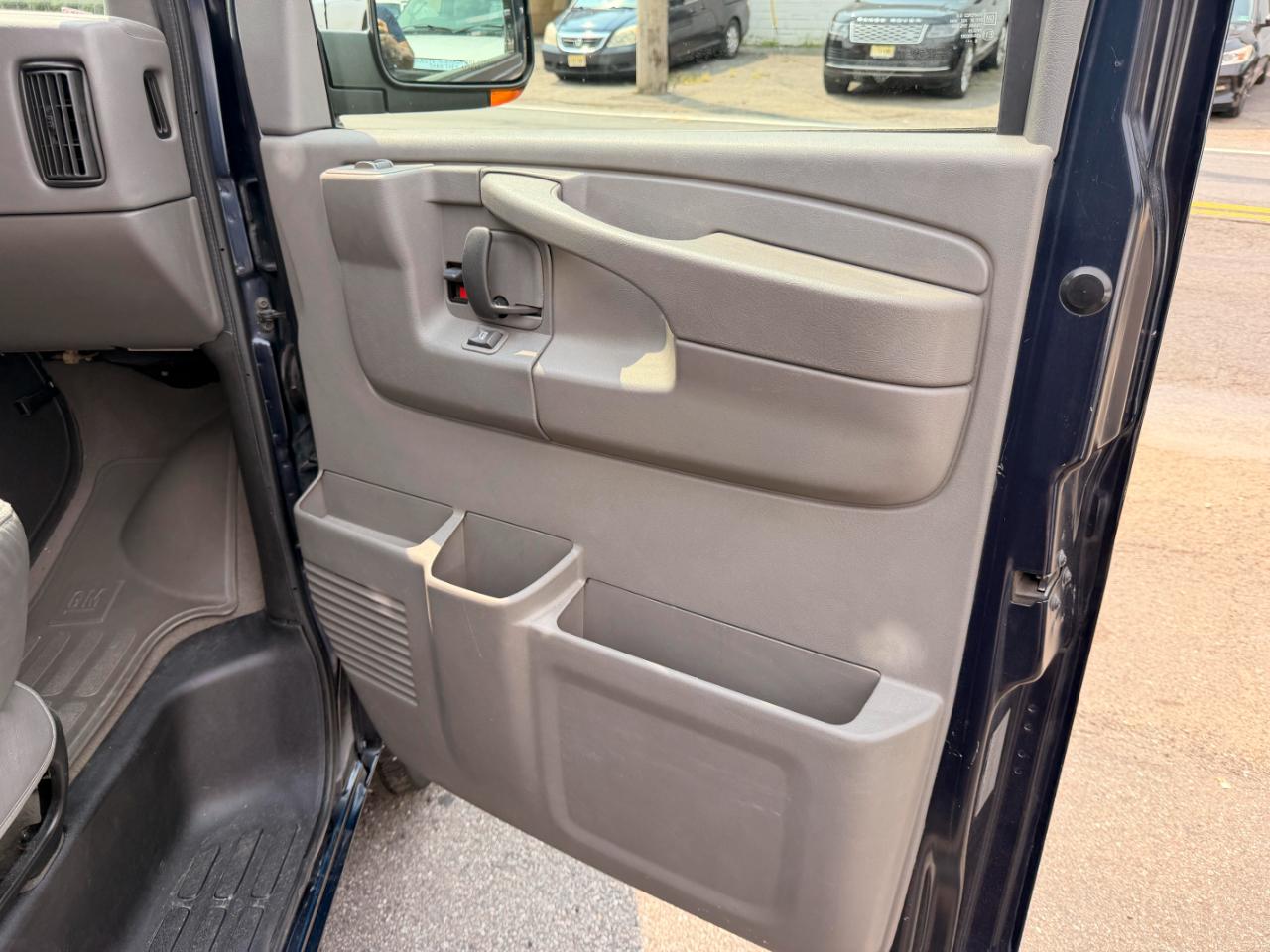 Chevrolet Express LS 1500 AWD 2007