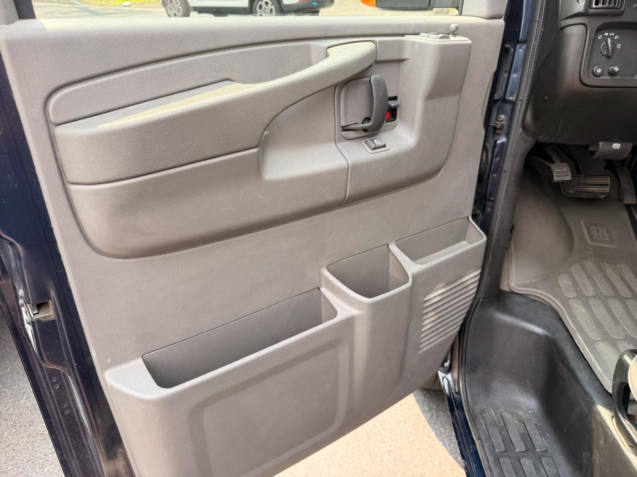 Chevrolet Express LS 1500 AWD 2007