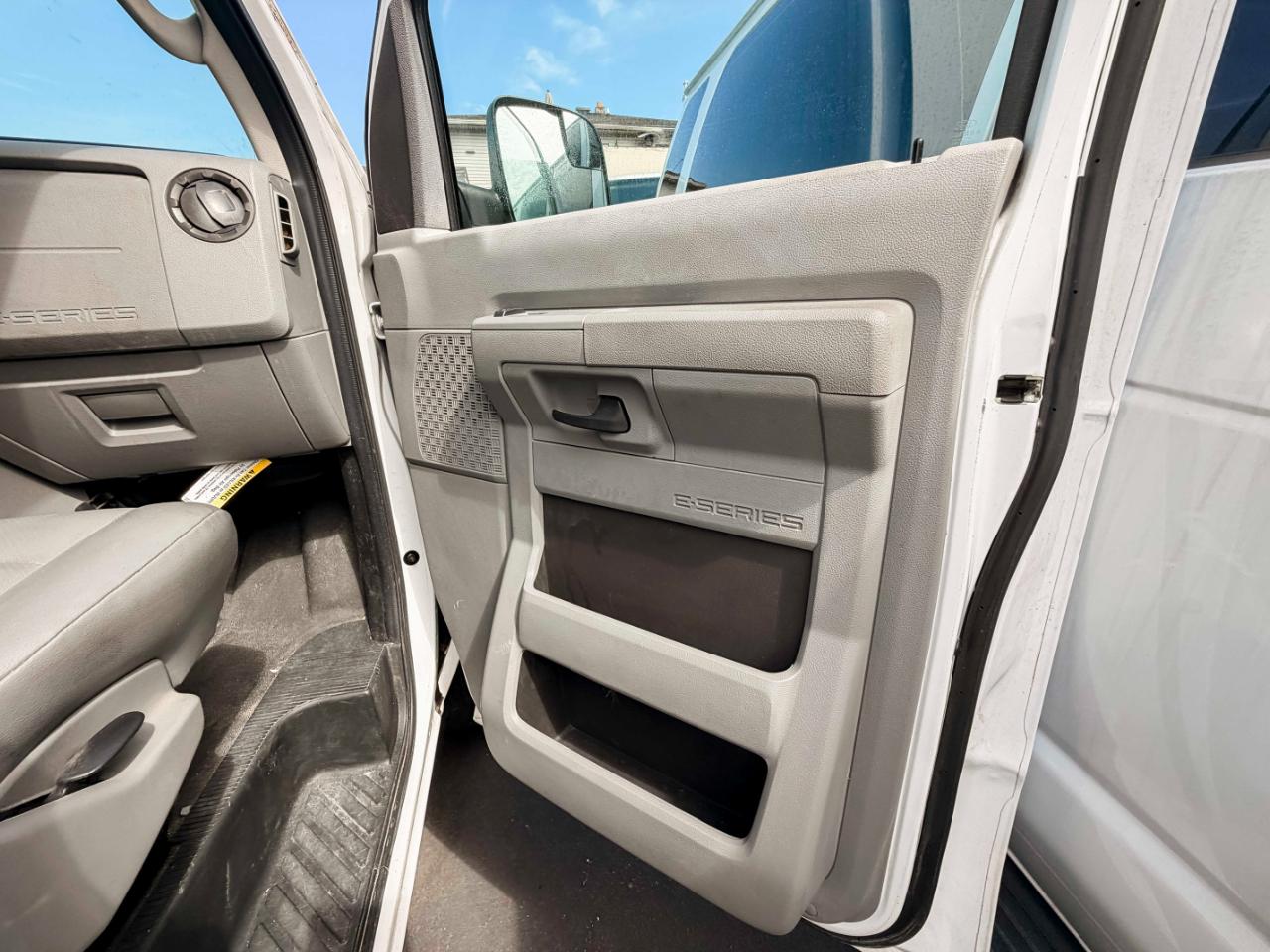 Ford Econoline E-150 2014