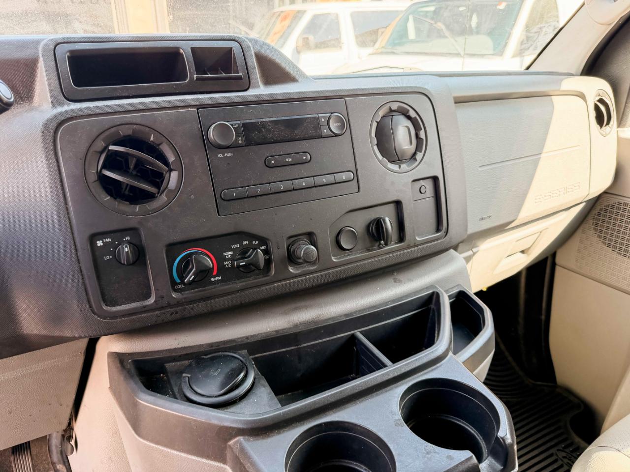 Ford Econoline E-250 2010