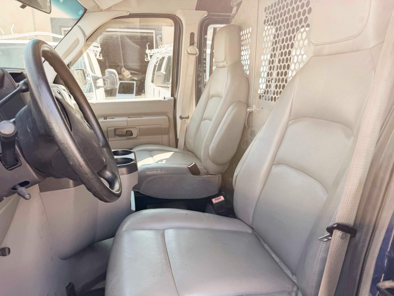 Ford Econoline E-250 2010