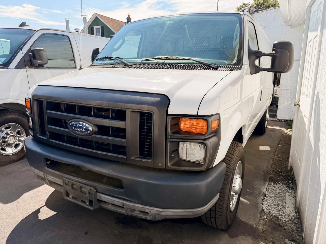 Ford Econoline E-350 Super Duty 2010