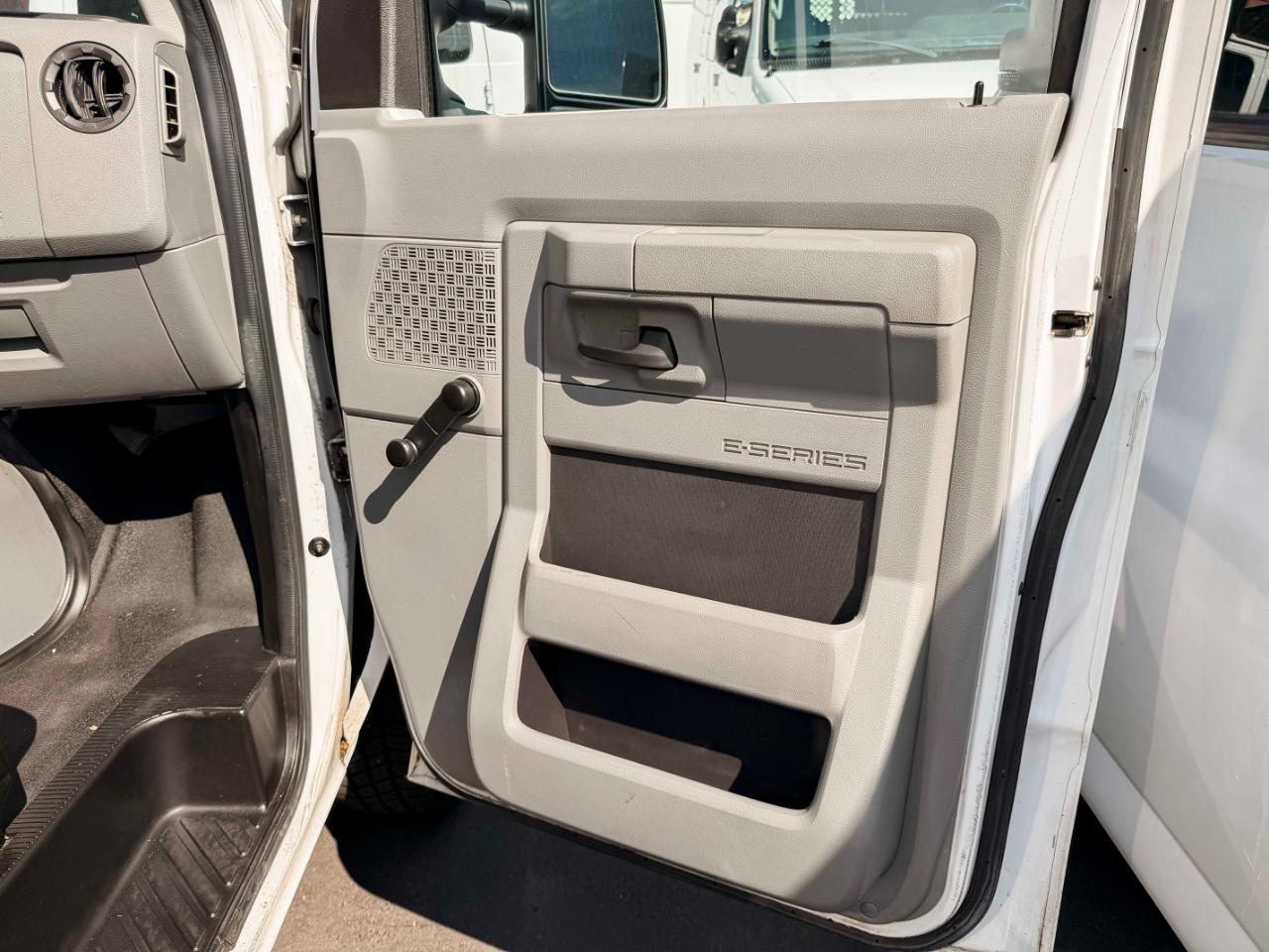 Ford Econoline E-350 Super Duty 2010