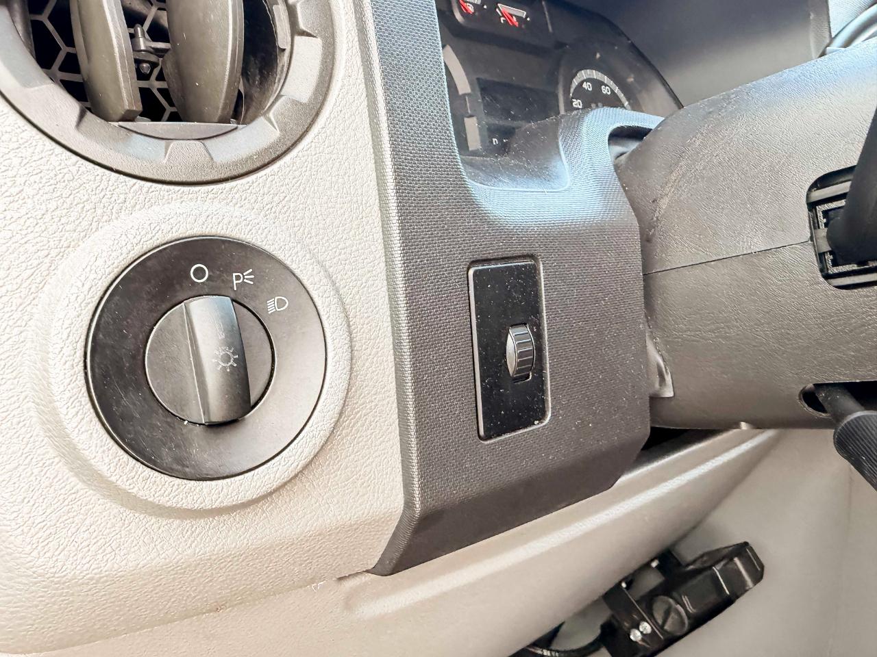 Ford Econoline E-350 Super Duty 2010