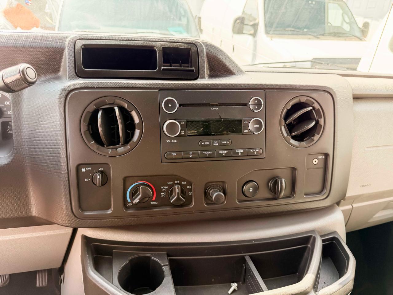 Ford Econoline E-150 2012