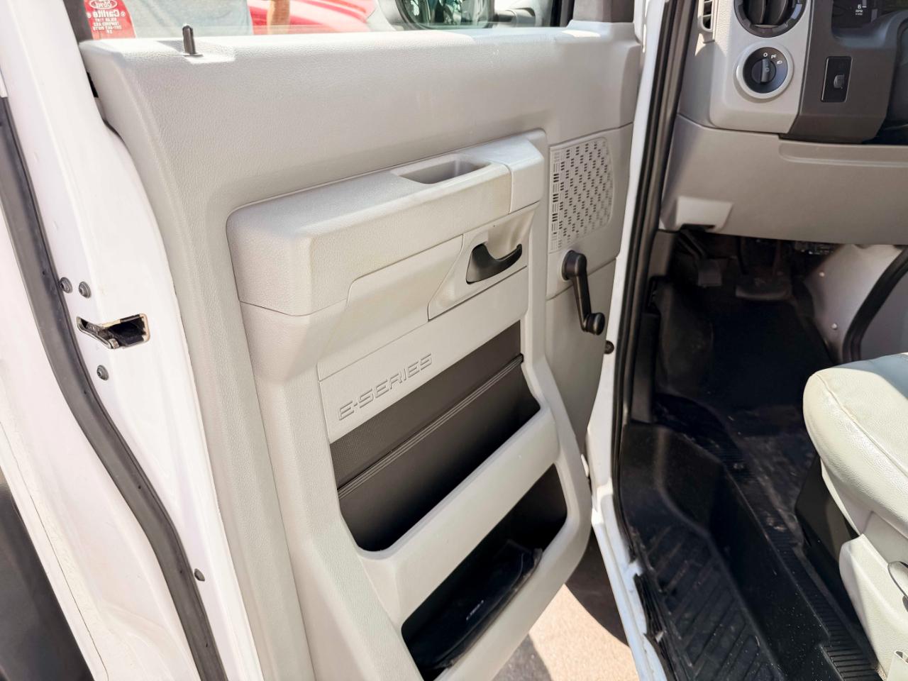 Ford Econoline E-150 2012