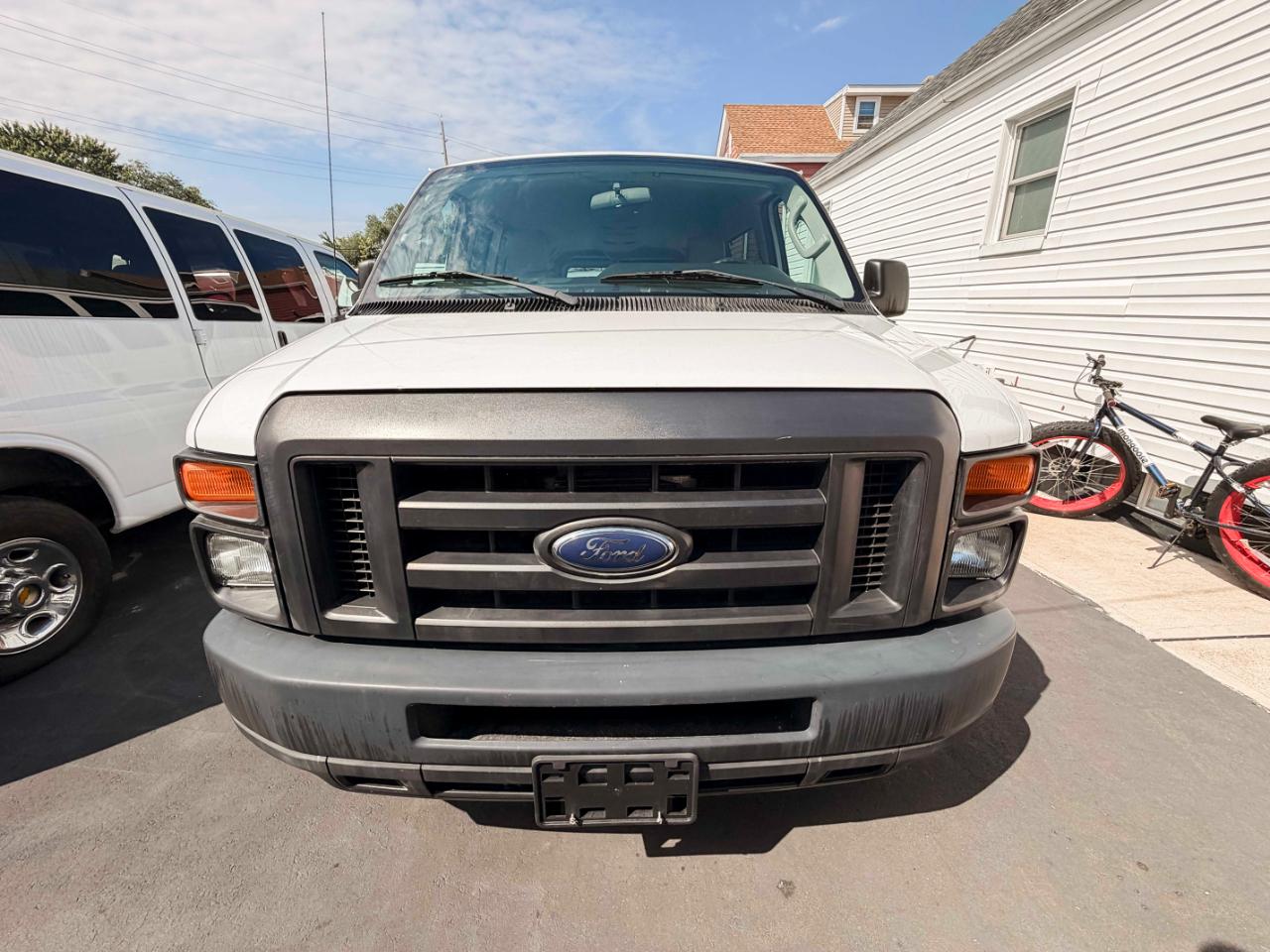 Ford Econoline E-350 Super Duty 2011