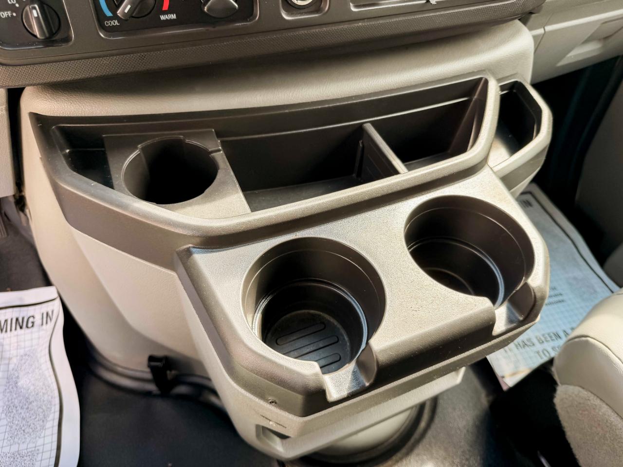Ford Econoline E-350 Super Duty 2011