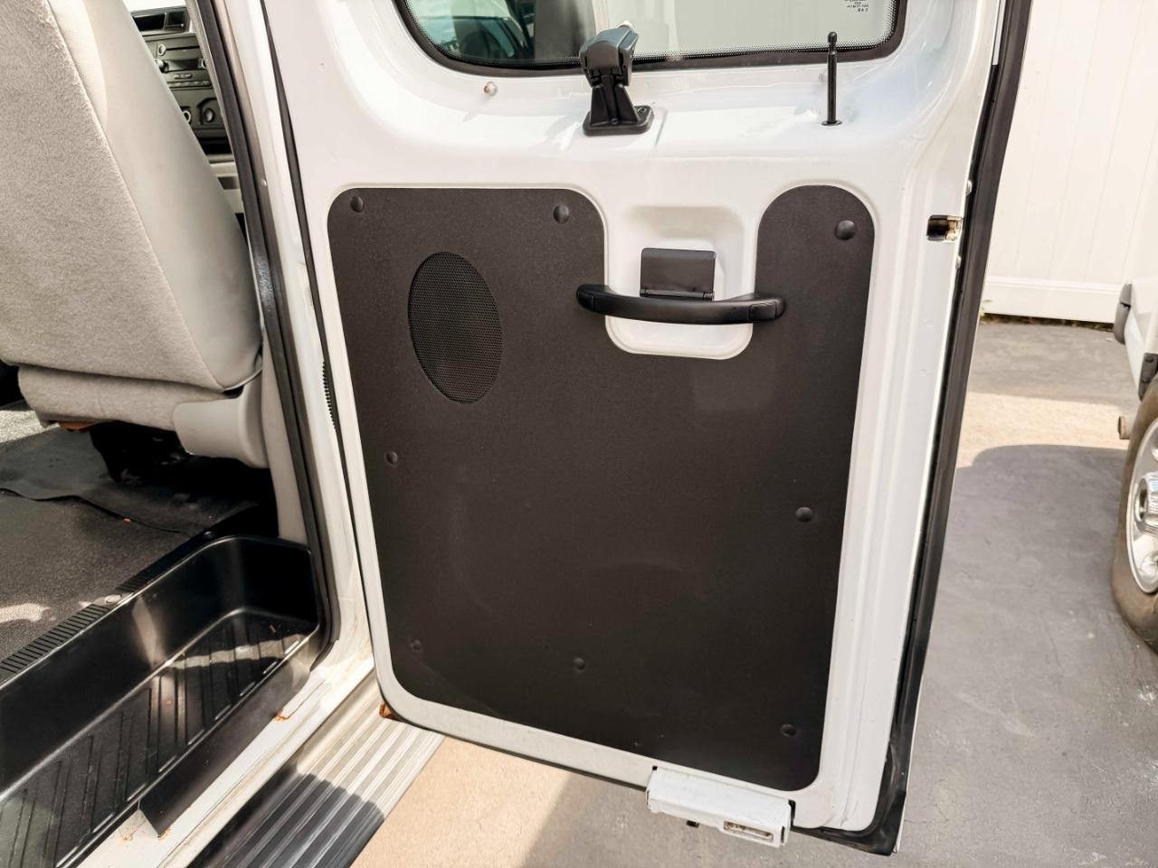 Ford Econoline E-350 Super Duty 2011