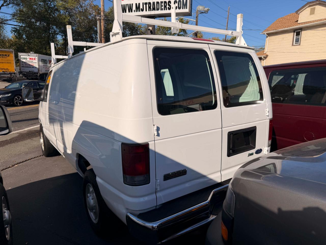 Ford Econoline E-350 Super Duty 2009