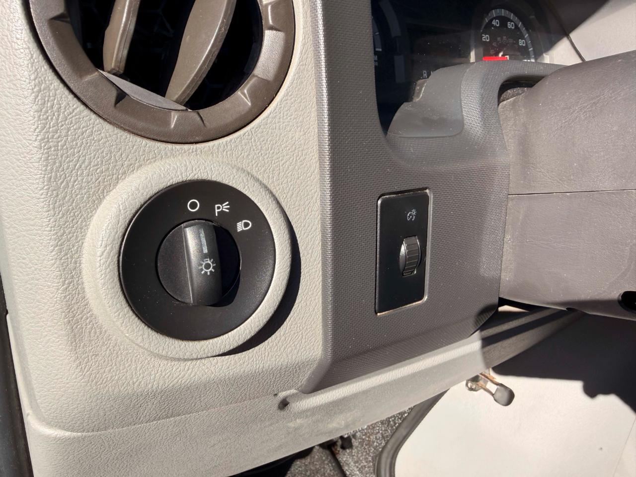 Ford Econoline E-350 Super Duty 2009