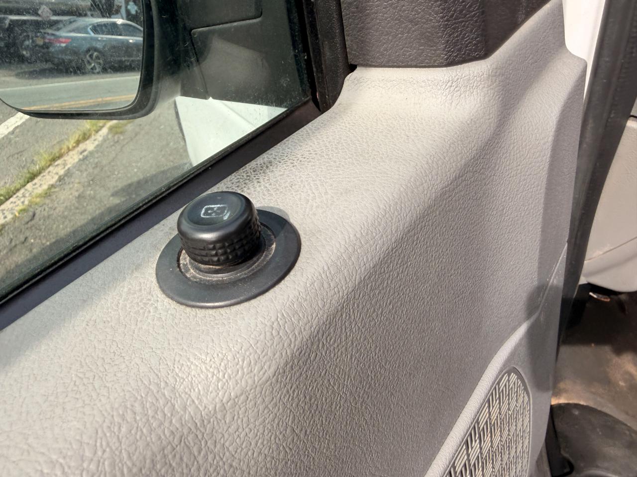 Ford Econoline E-350 XLT Super Duty Extended 2013