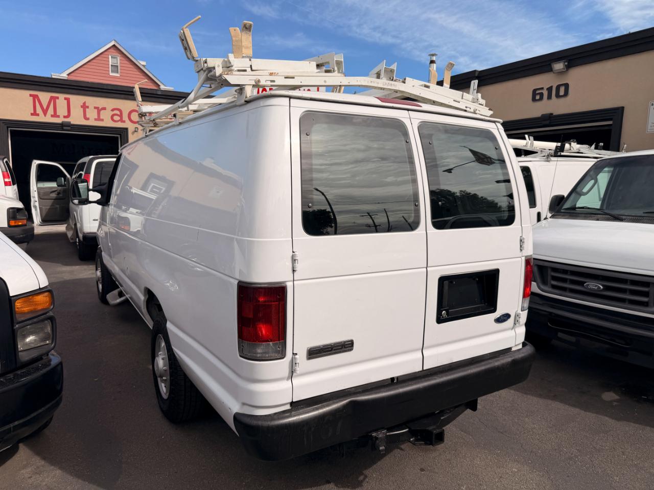 Ford Econoline E350 Super Duty Extended 2008