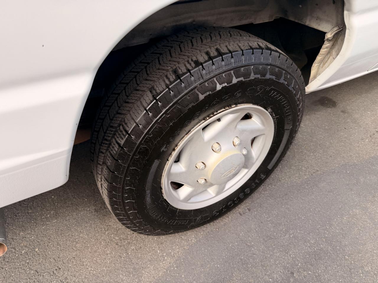 Ford Econoline E350 Super Duty Extended 2008