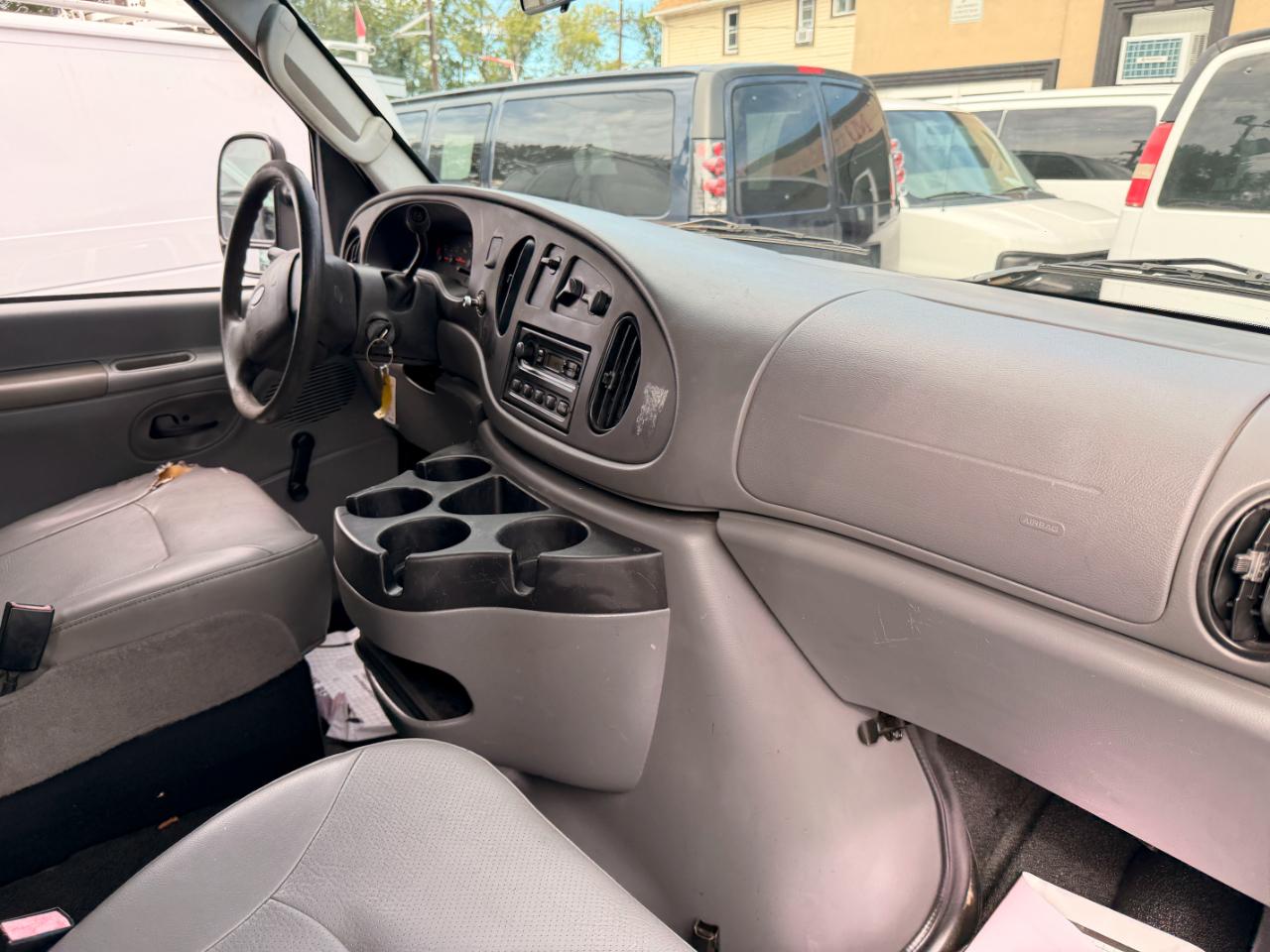 Ford Econoline E350 Super Duty Extended 2008