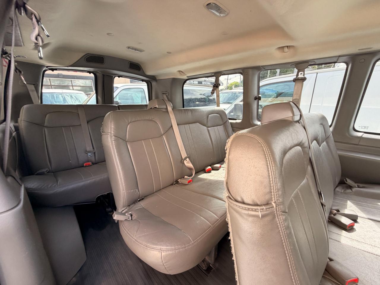 Chevrolet Express LS 3500 2010