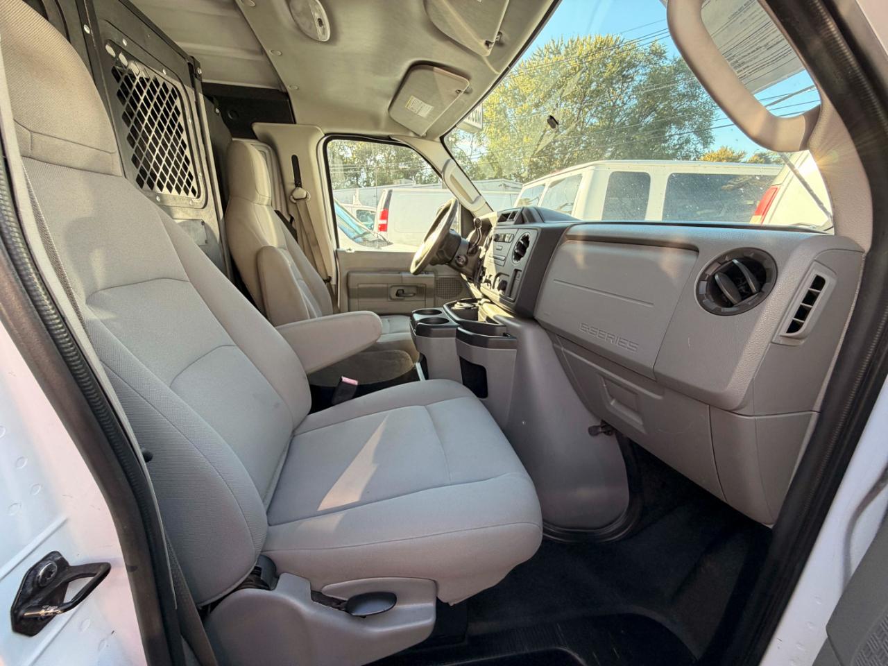 Ford Econoline E-150 2010
