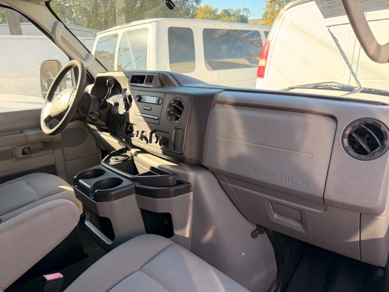Ford Econoline E-150 2010